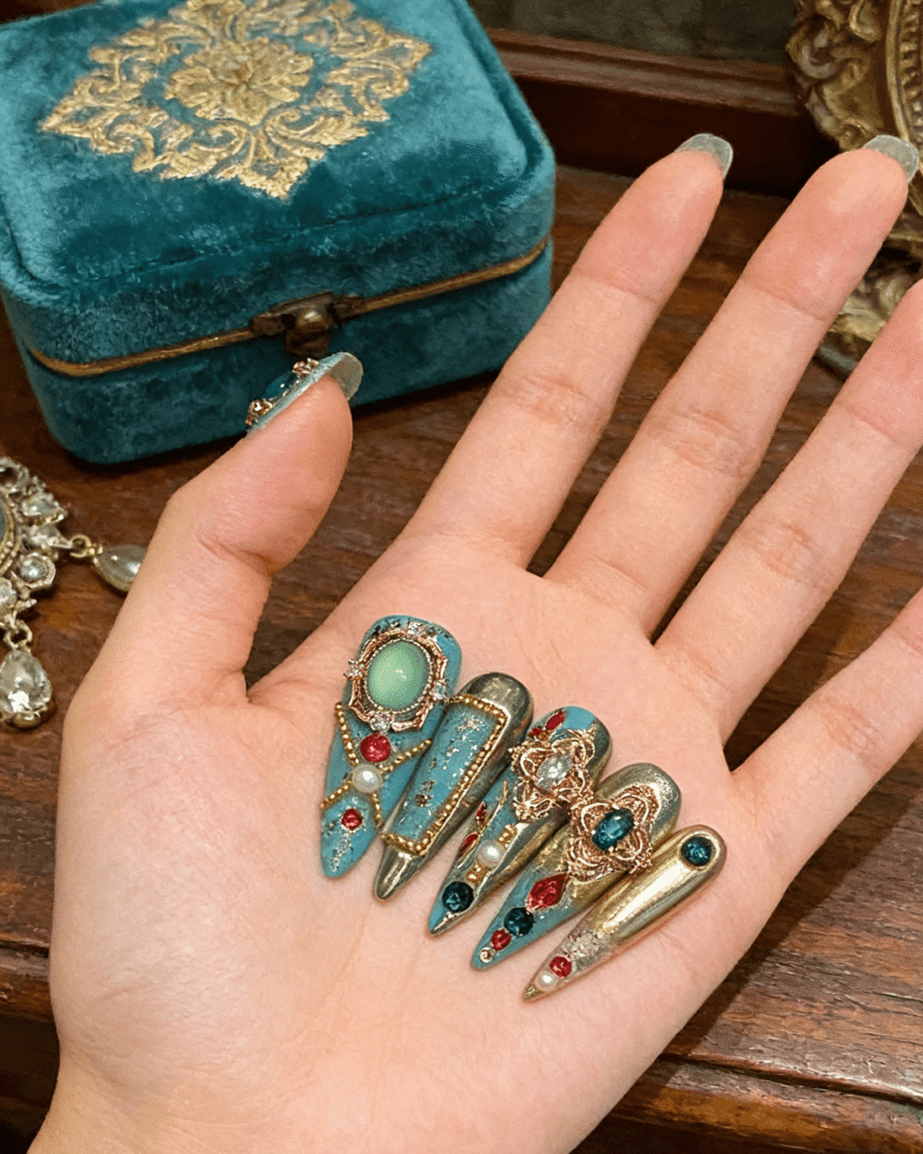 Luxury Vintage Baroque 3D Stiletto Acrylic Nails - Image 5