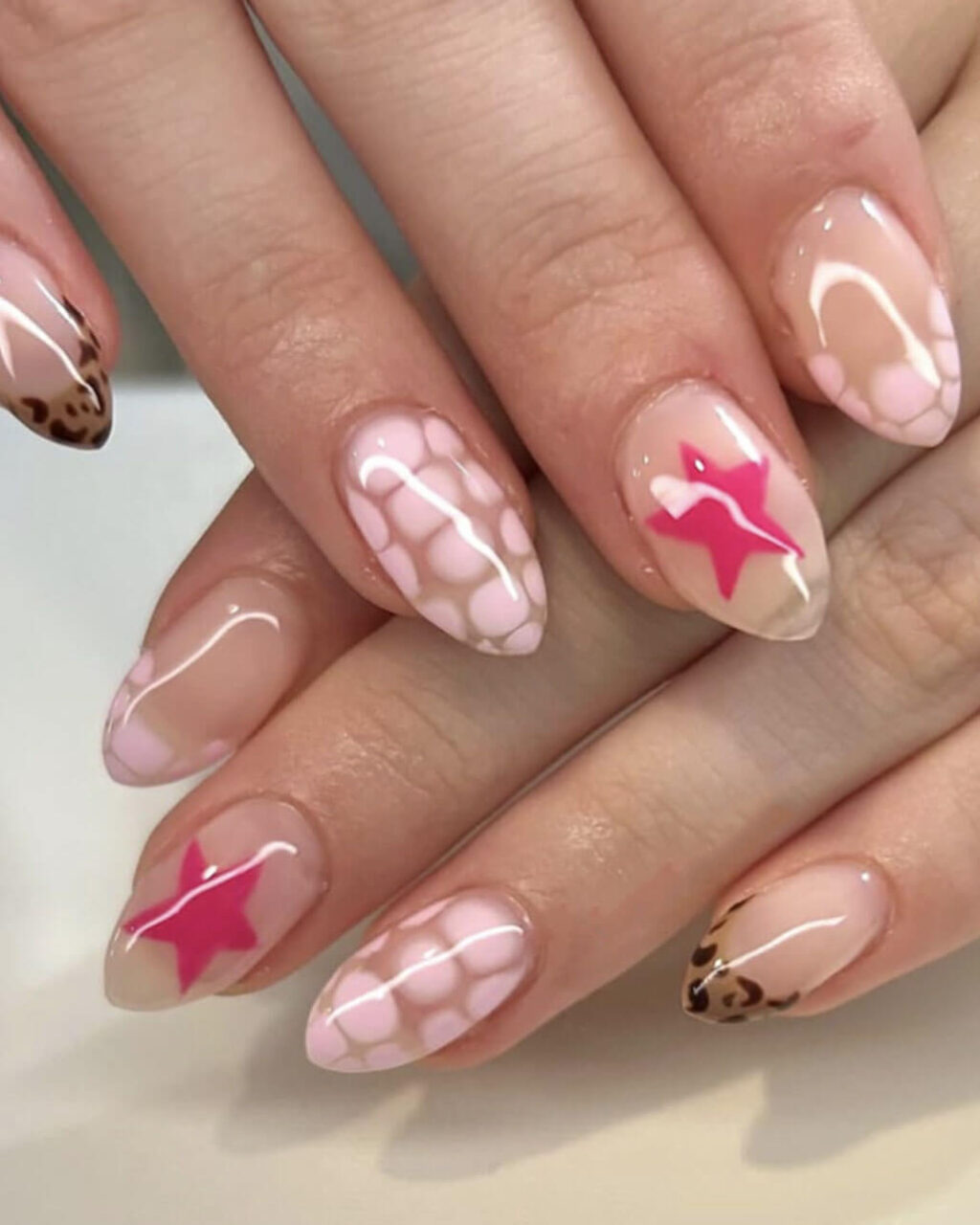 Trendy Short Almond Nails with Stars 24Pcs 3941