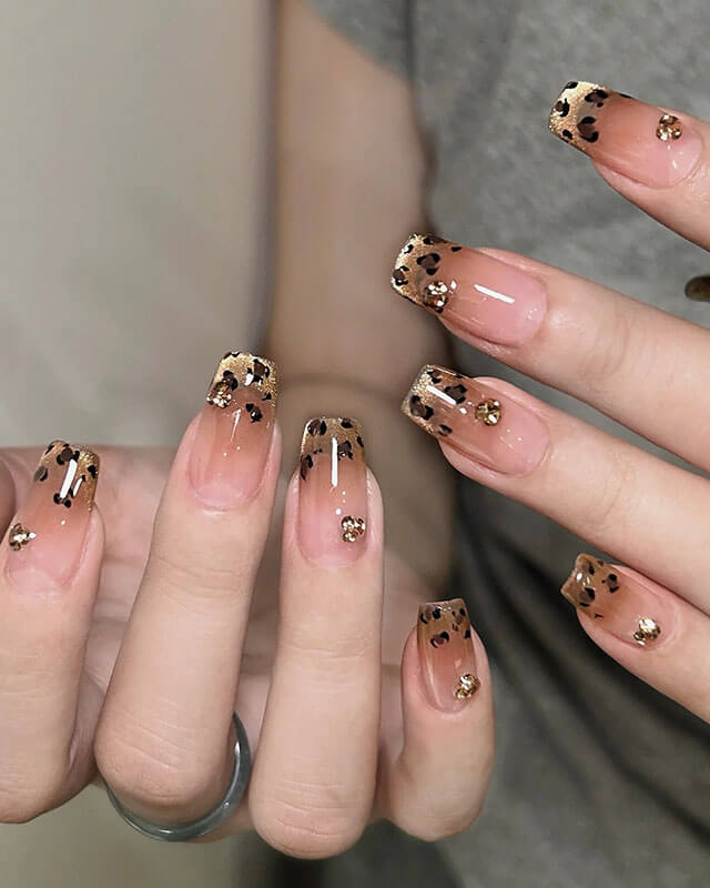 Handmade Short Leopard Print Acrylic Nails Square