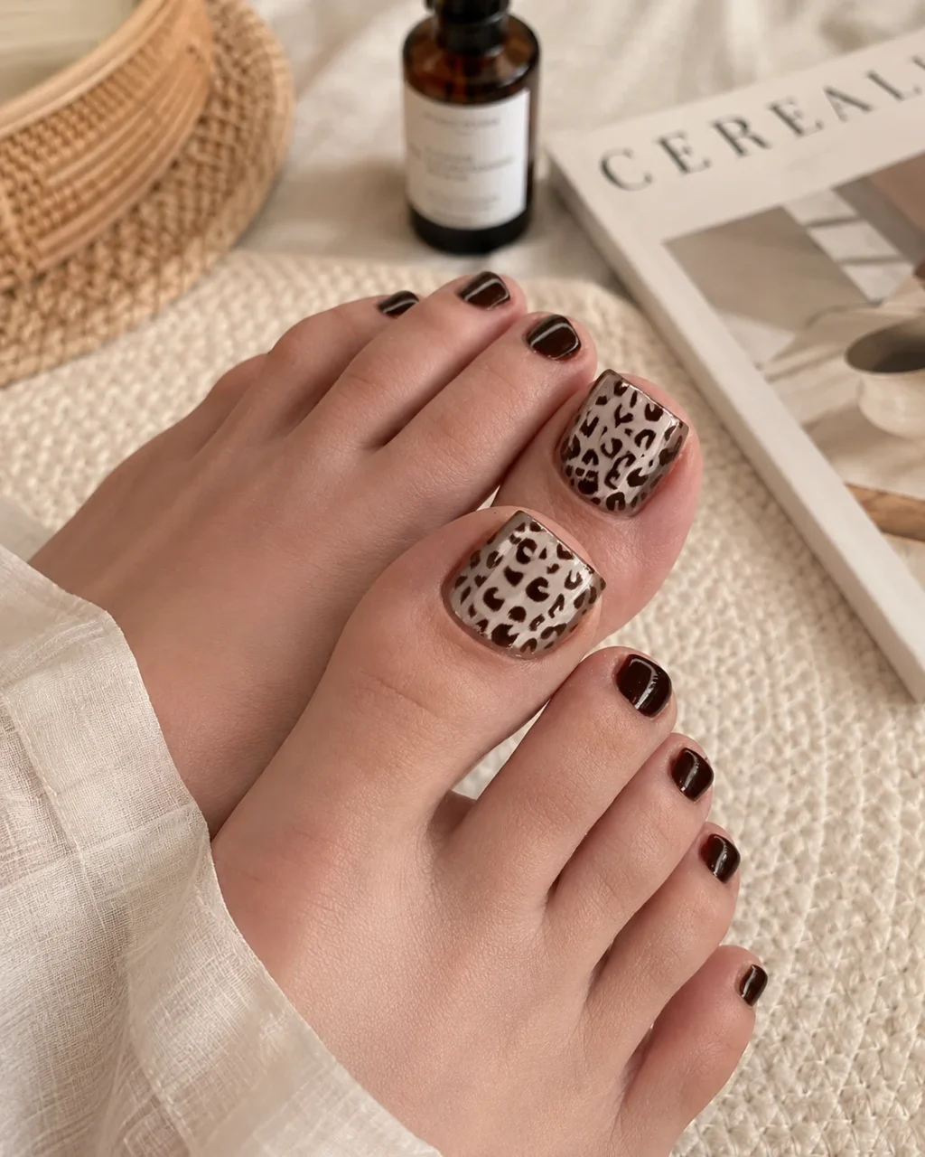 Alternative view of 24Pcs Vintage Leopard Print Press on Feet Nails