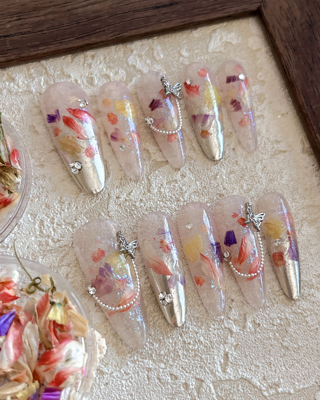 4Pcs/ Set Colorful Dried Flower Nail Decor - Image 2