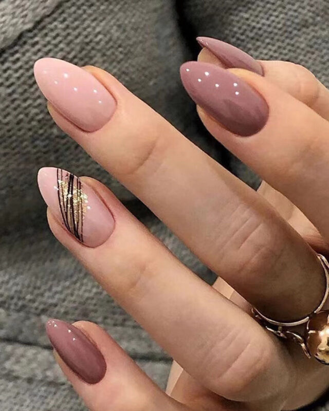 nude nails with gold line